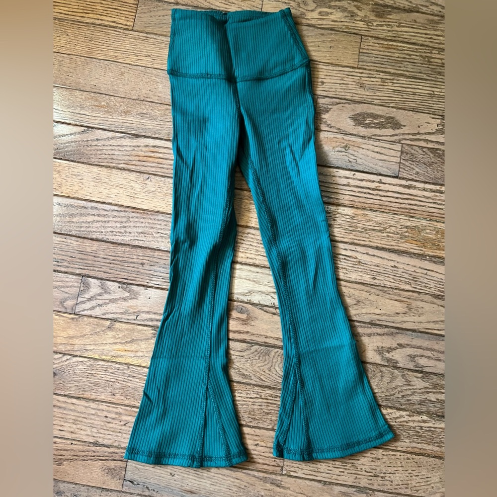 TIGER FRIDAY True Retro Flares, NWOT, CXS, evergreen